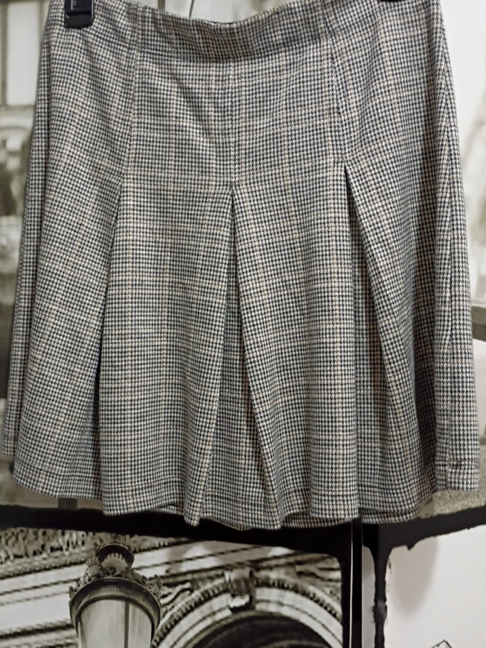 Max Studio Light Brn and Cream Checkered Pleated Mini Skirt Medium - Picture 2 of 6
